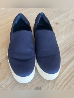 Vince Warren Platform Navy Sneakers Size 8.5